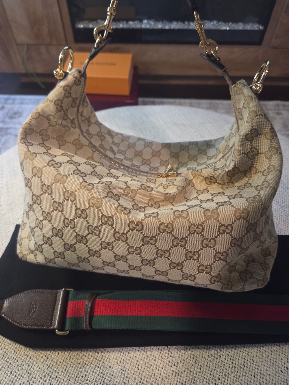 Authentic Gucci Medium Brera bag 2 way 2026 - Picture 10 of 16
